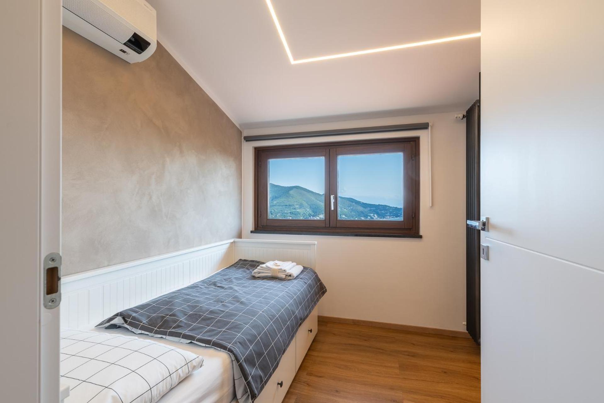 Spettacolare Vista Isola Terrazza E Idromassaggio Villa Noli Exteriör bild